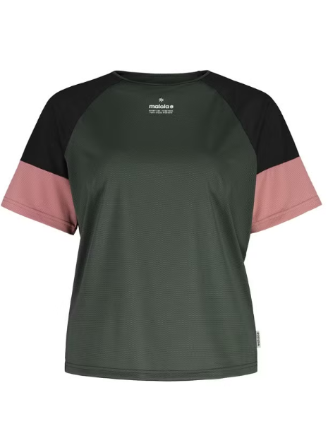 Maloja HochgasserM. Women, deep forest, S